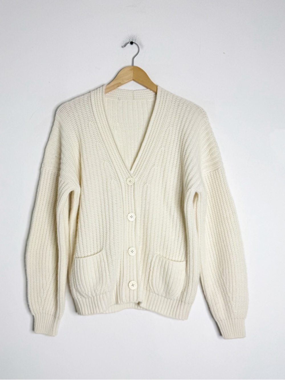 Iris von Arnim Arne Cashmere Maxine Cardigan Medium Cream Luxury Knit Italy